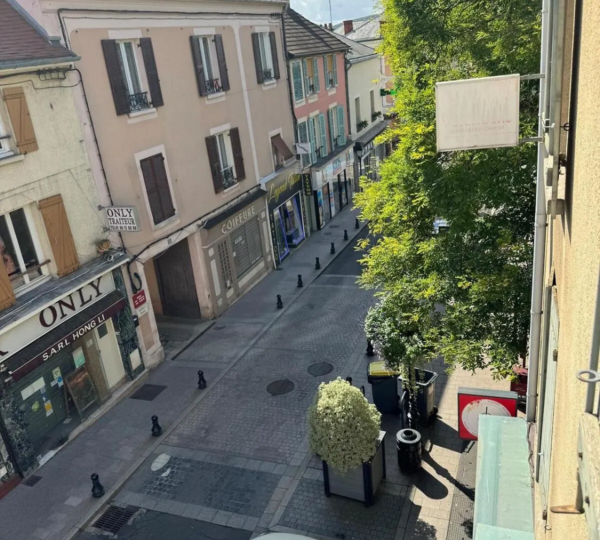 Cosy Apartment In City Center Palaiseau